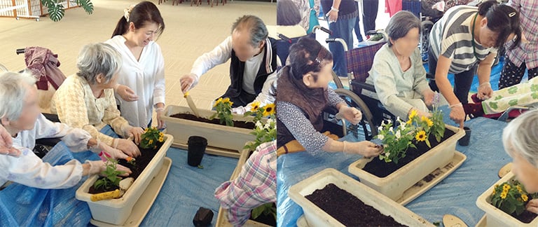 お花の苗植えの様子-2