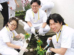 花壇の植替えの様子-3.jpg